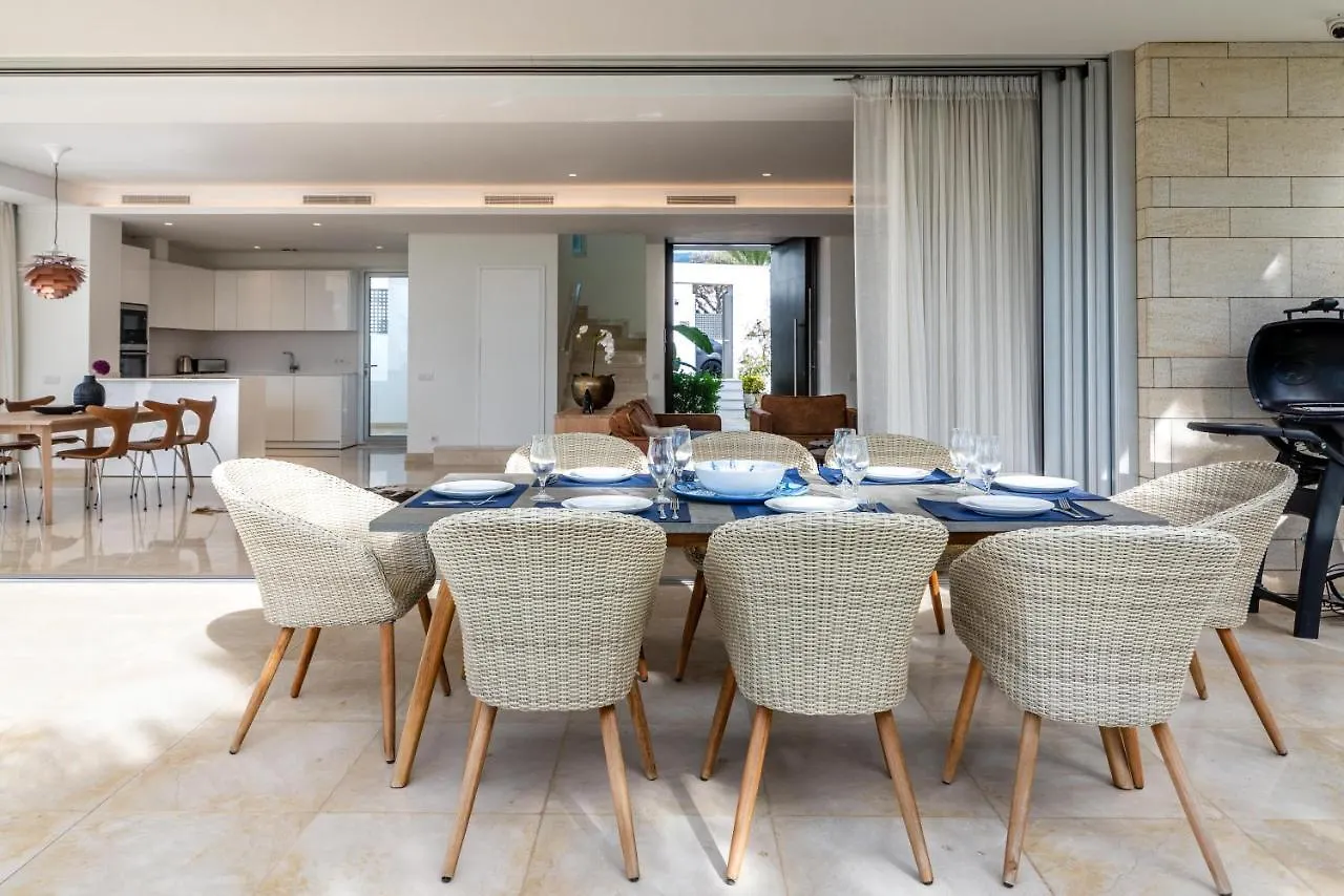 Modern And Luxurious Family Villa Close To The Beach Marbella Spanien