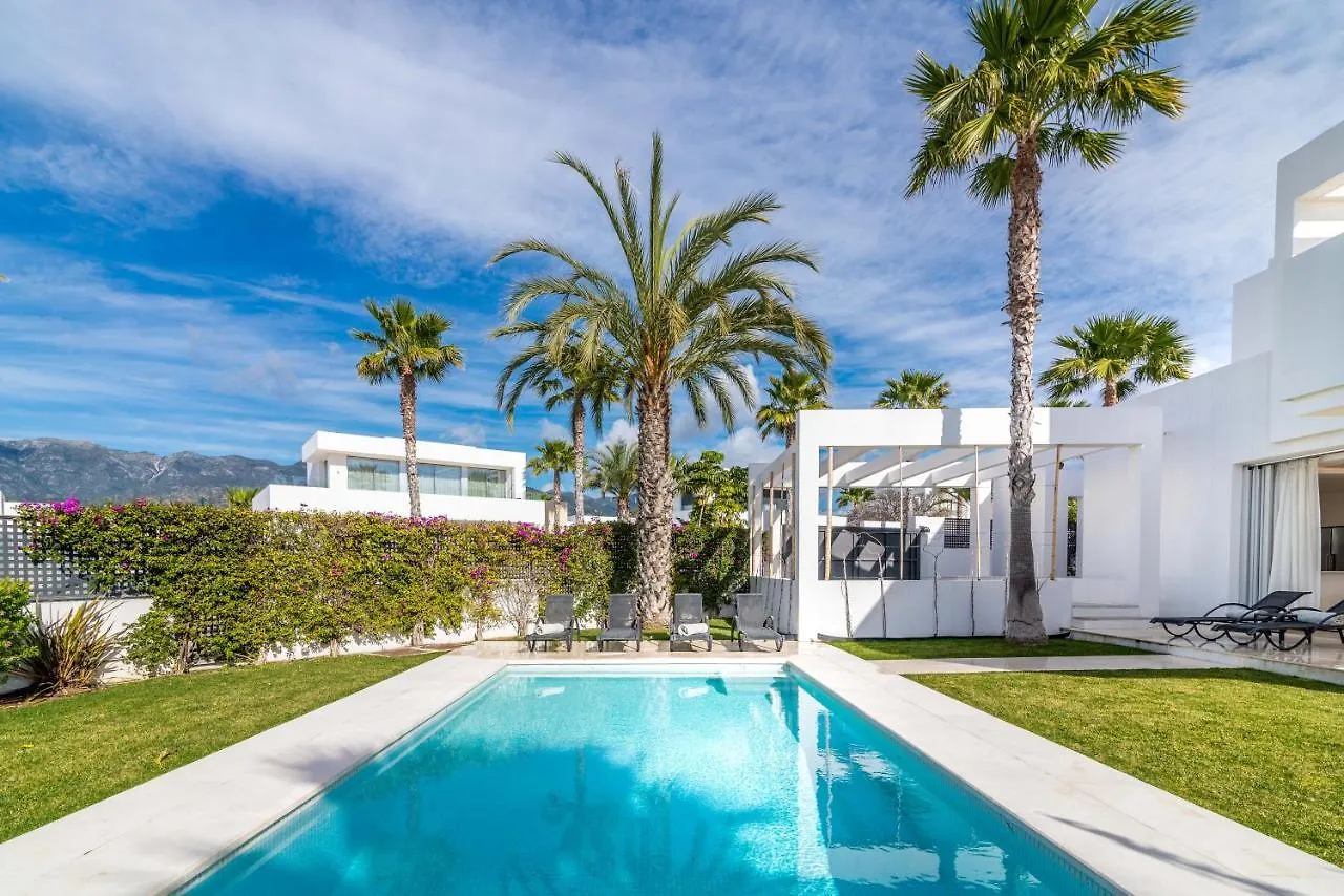Modern And Luxurious Family Villa Close To The Beach Marbella 0*,